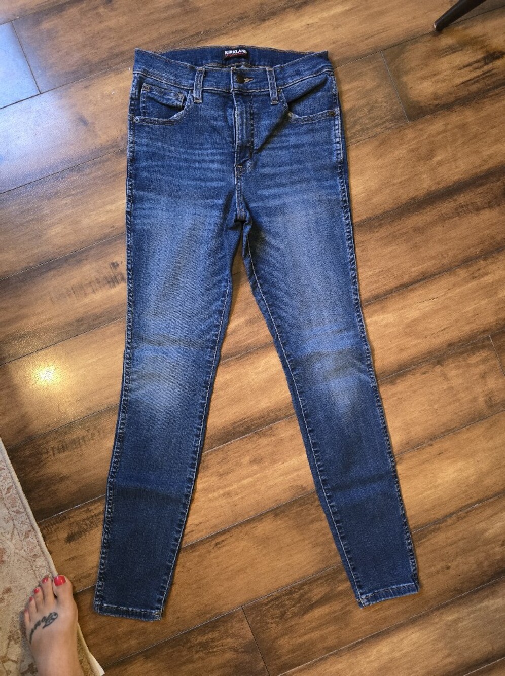 Kirkland Signature Women's Medium Blue Stretch Skinny Jeans